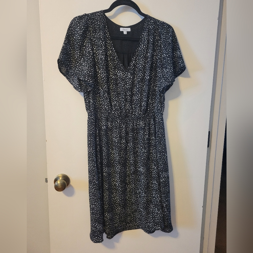 Reitman's Elegant Black and White Patterned Dress